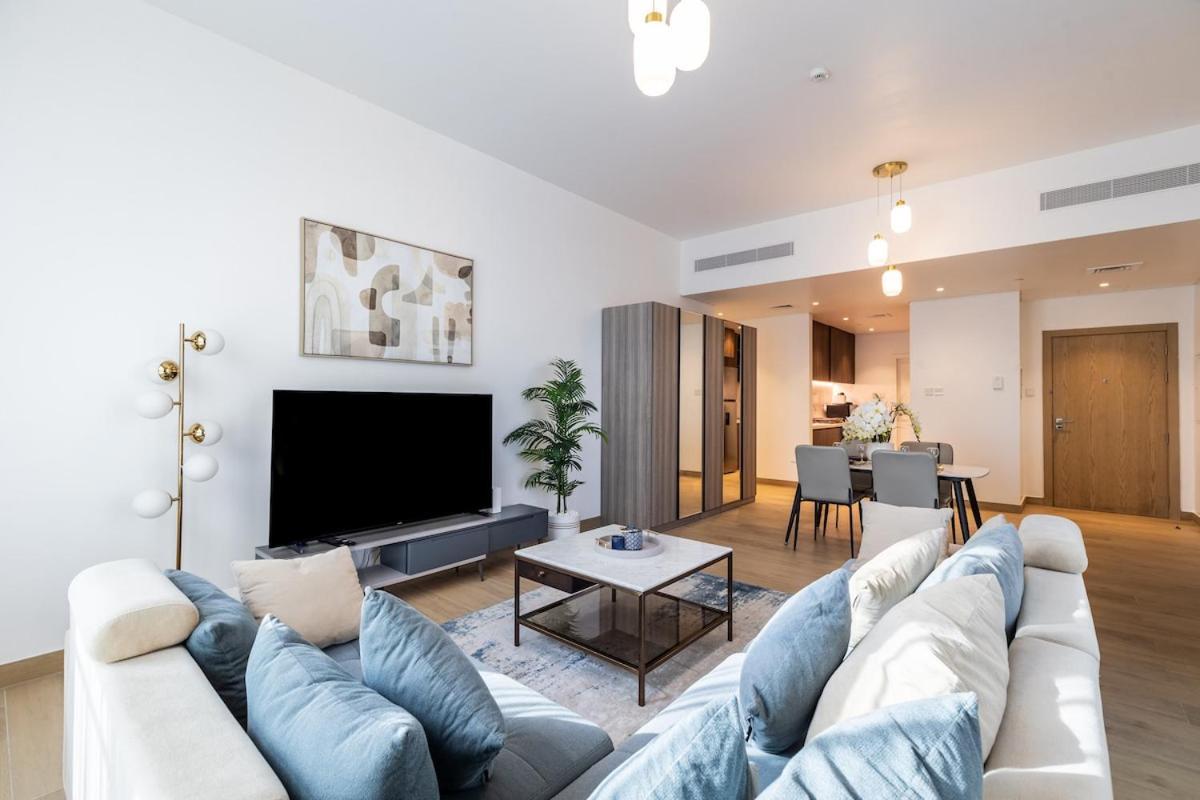 Goldbest Beachfront 2br La Dubai