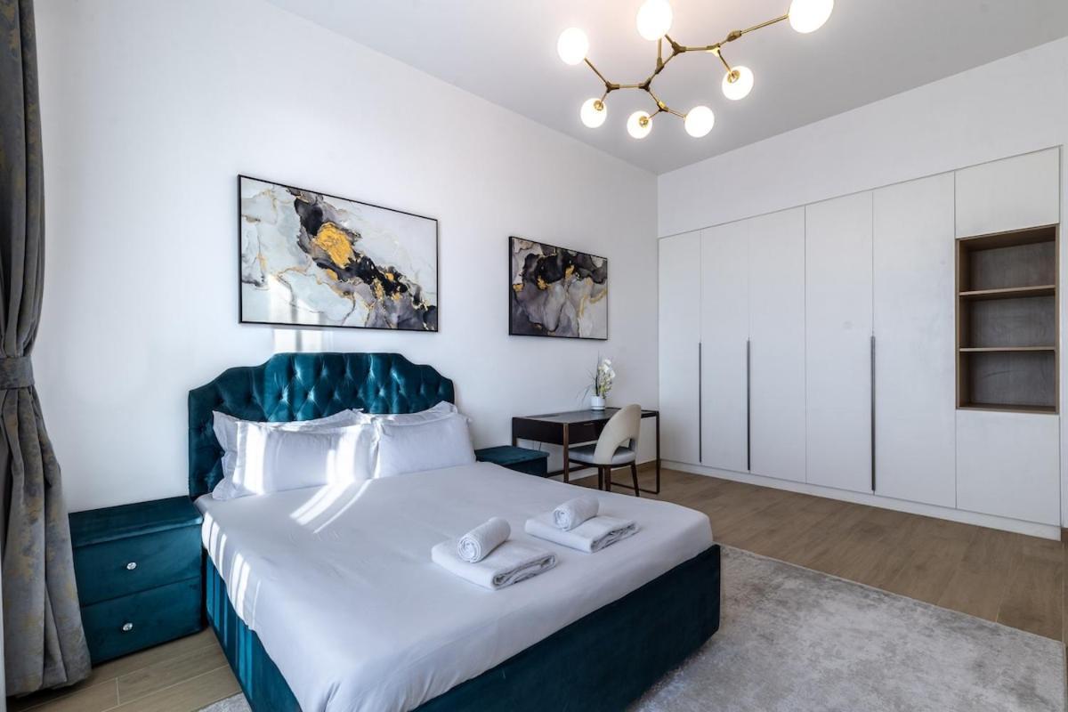 Goldbest Beachfront 2br La Dubai