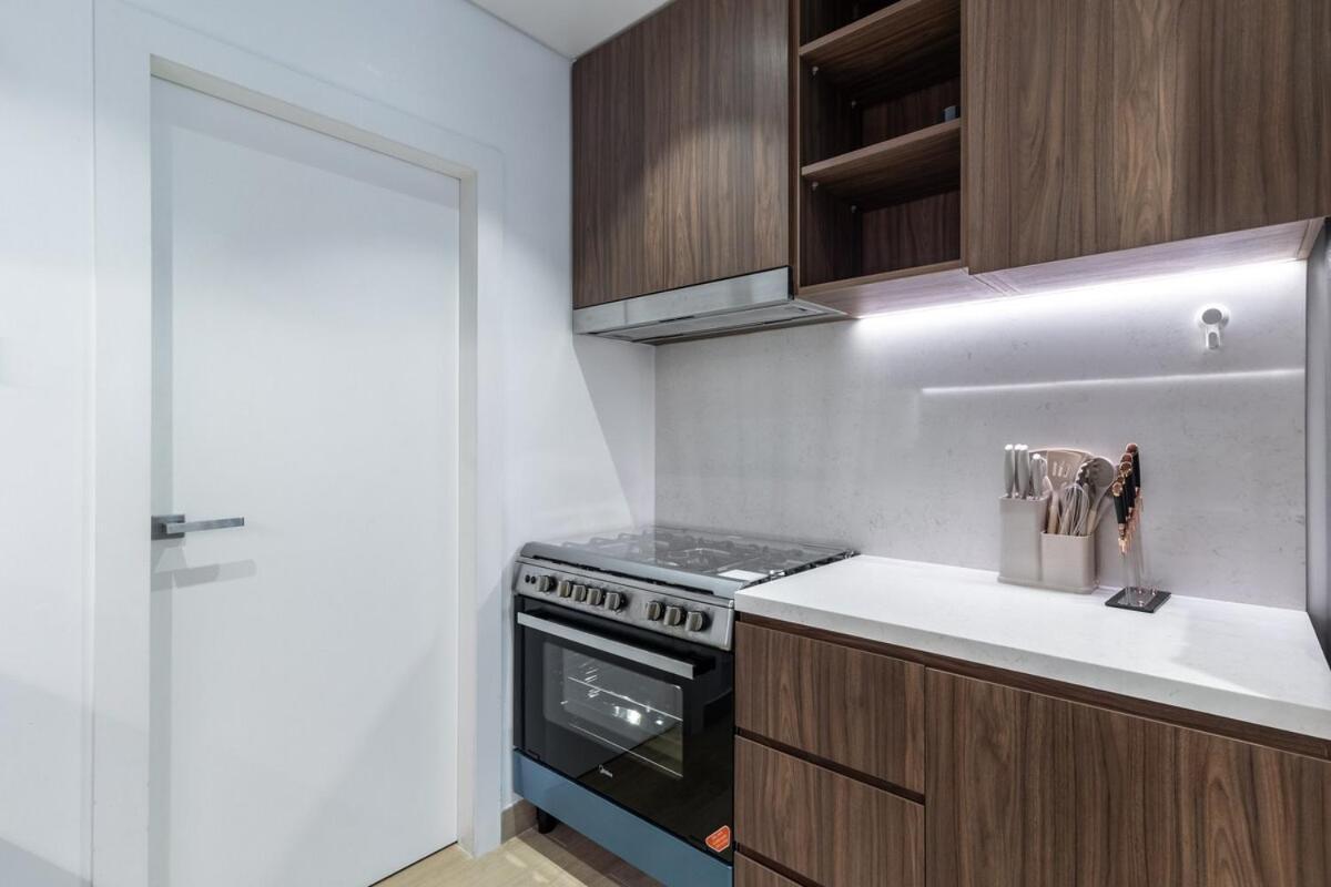 Goldbest Beachfront 2br La