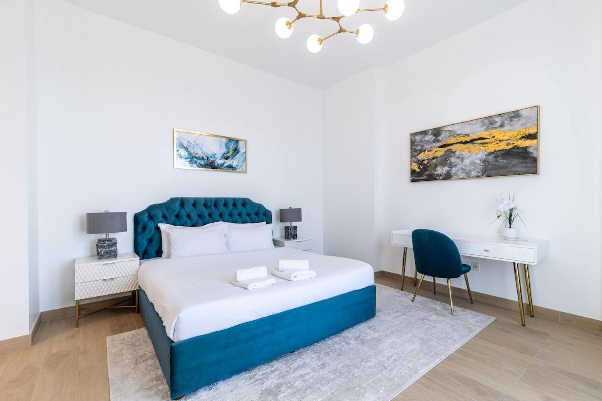 Apartment Goldbest Beachfront 2br La *