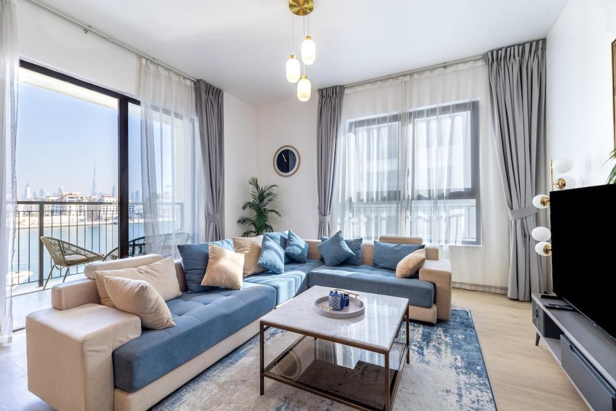Goldbest Beachfront 2br La *